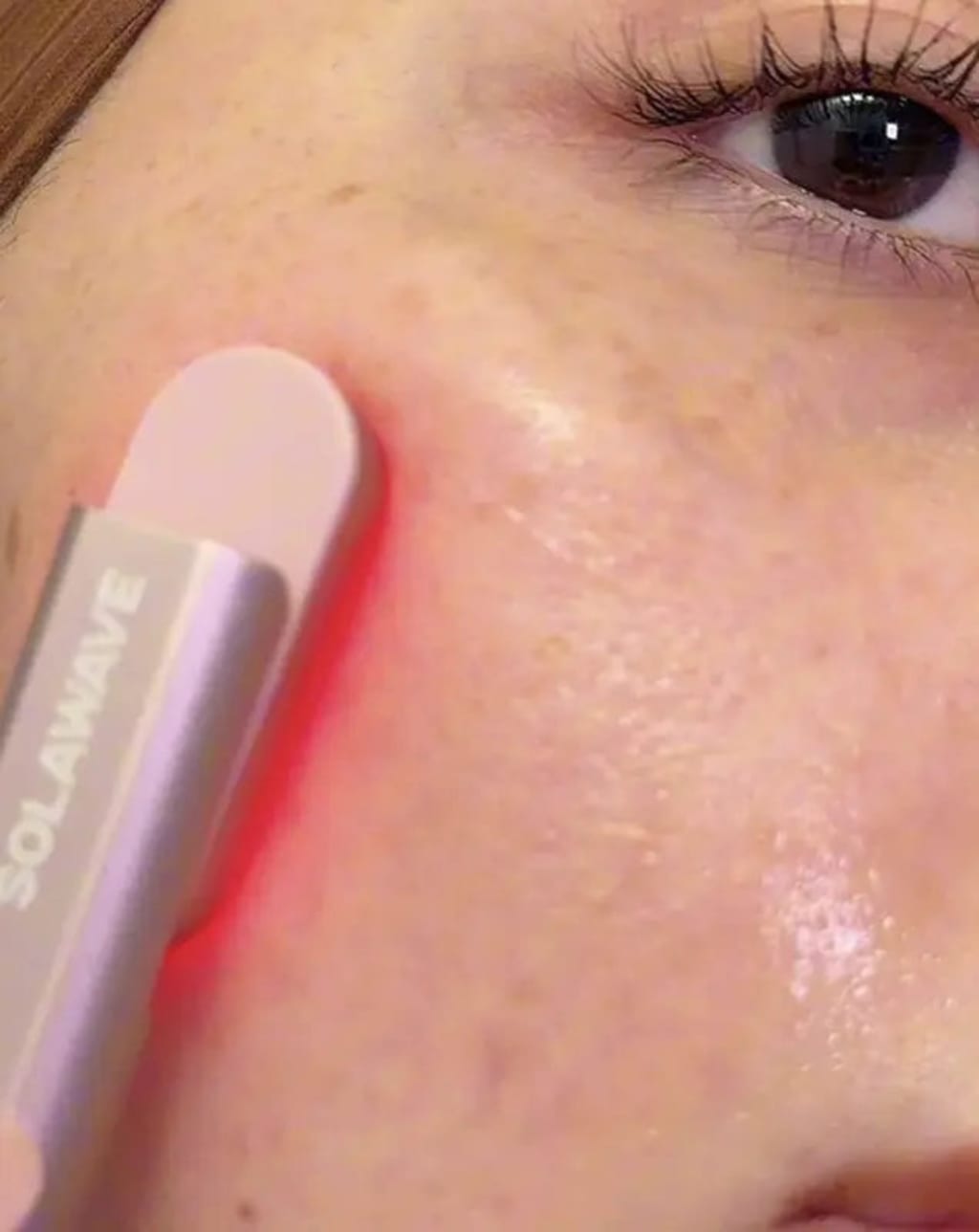 4-in-1 Red Light Therapy Wand & Activating Serum Kit